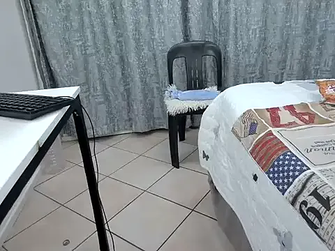 PinkyPai – webcam model profile photo Image 5