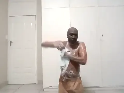 sweetyiris – webcam model profile photo Image 5