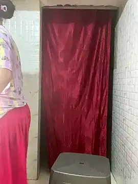 NaughtyInGlasses – webcam model profile photo Image 3