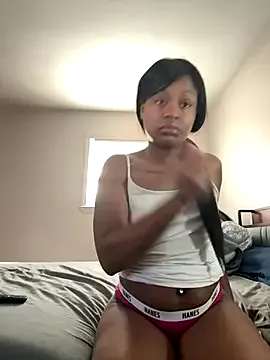 DS888 – webcam model profile photo Image 16