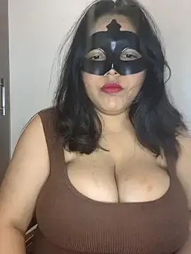 Linnea – webcam model profile photo Image 9