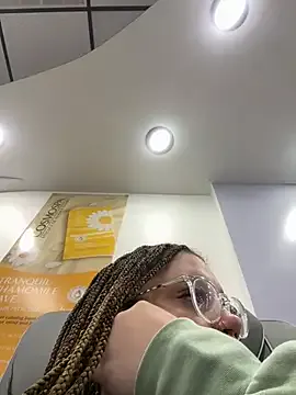 NaughtyInGlasses – webcam model profile photo Image 3