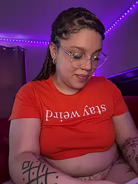 NaughtyInGlasses – webcam model profile photo Image 6