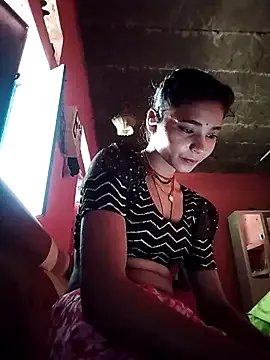 emmilychevalier – webcam model profile photo Image 2