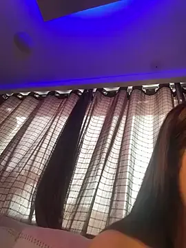 pantyless – webcam model profile photo Image 18