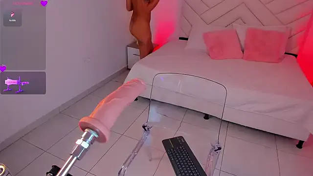 hina_porn – webcam model profile photo Image 13