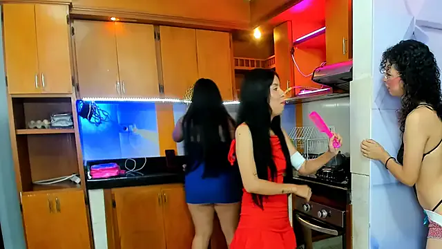 royalgirls_x Image 5