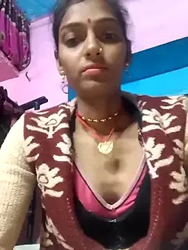 IORio2 – webcam model profile photo Image 3