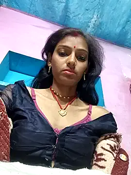 IORio2 – webcam model profile photo Image 5