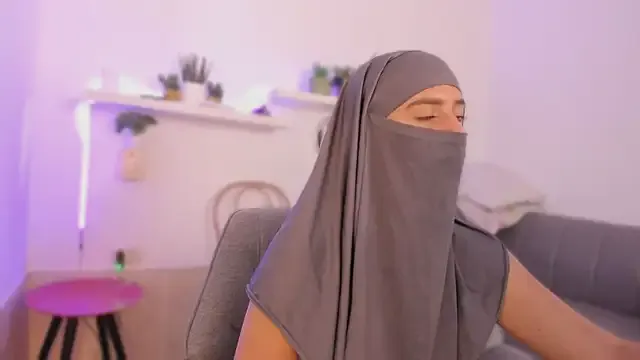 lucretiaburnaugh – webcam model profile photo Image 6