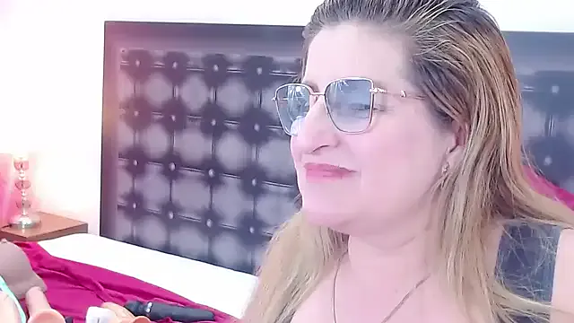 nikki_kai – webcam model profile photo Image 9