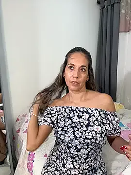 hina_porn – webcam model profile photo Image 2