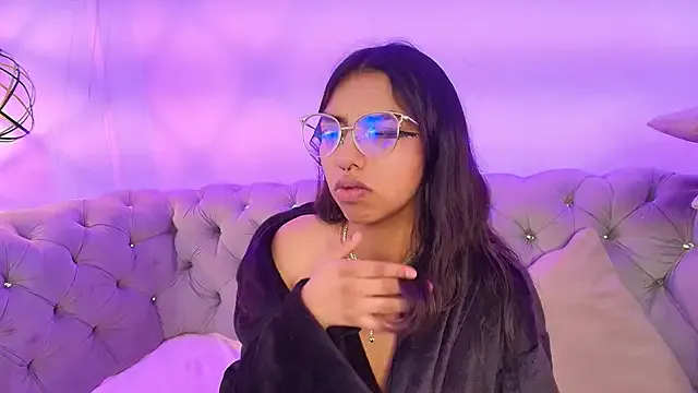 mila_way_ – webcam model profile photo Image 9