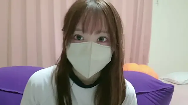 little_effy18_ – webcam model profile photo Image 2