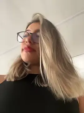 loving_ladies – webcam model profile photo Image 3