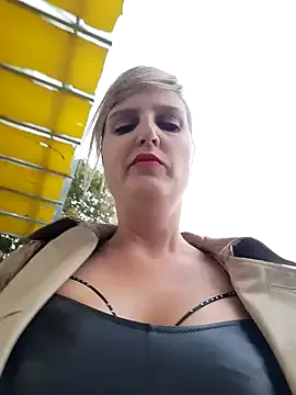 WhoreRobot – webcam model profile photo Image 19