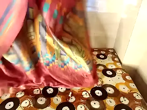 lucretiaburnaugh – webcam model profile photo Image 13