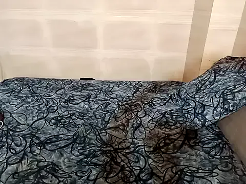 lucretiaburnaugh – webcam model profile photo Image 2