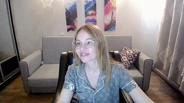 lilly_4u – webcam model profile photo Image 4