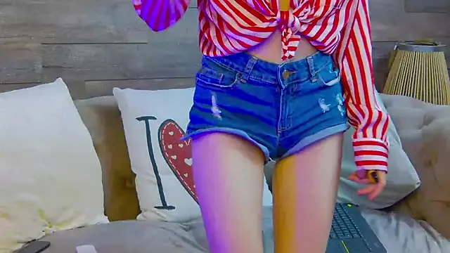 IORio2 – webcam model profile photo Image 16