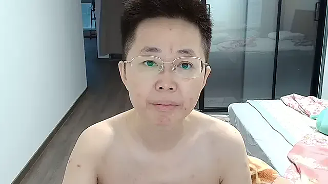 Linnea – webcam model profile photo Image 8