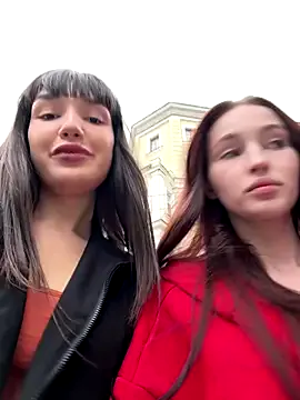 LinaTwins – webcam model profile photo Image 19