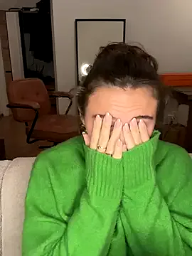 hina_porn – webcam model profile photo Image 7