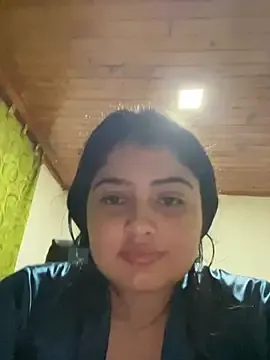 roouse – webcam model profile photo Image 9