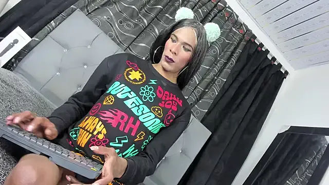 sunsets – webcam model profile photo Image 2