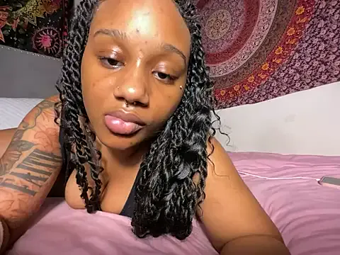 Taanni – webcam model profile photo Image 12