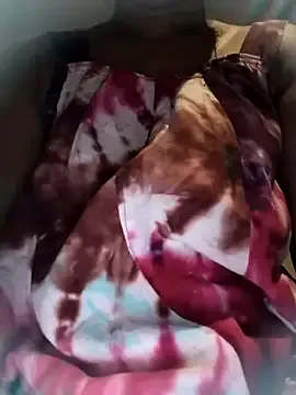 TOP_po – webcam model profile photo Image 15