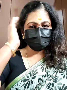 Linnea – webcam model profile photo Image 11