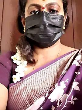 Linnea – webcam model profile photo Image 5