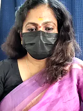 Linnea – webcam model profile photo Image 6