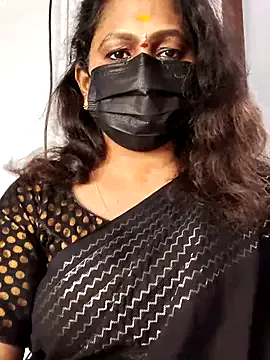 Linnea – webcam model profile photo Image 7