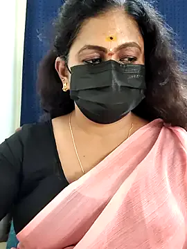 Linnea – webcam model profile photo Image 8