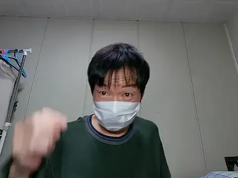 glasses_cat – webcam model profile photo Image 2