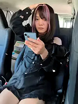 Ninjainia – webcam model profile photo Image 4