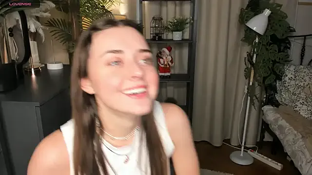 emiily_andrews – webcam model profile photo Image 14