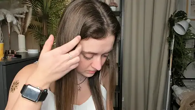 emiily_andrews – webcam model profile photo Image 6