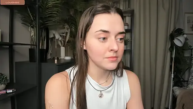 emiily_andrews – webcam model profile photo Image 9