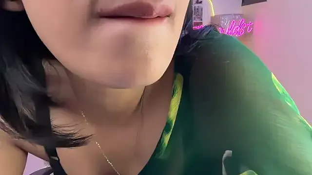 IORio2 – webcam model profile photo Image 5