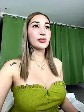 hina_porn – webcam model profile photo Image 3