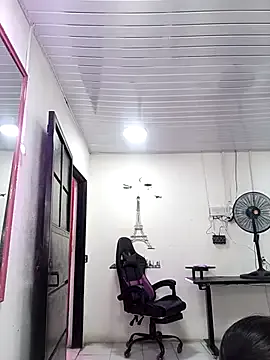 mayadashaaa – webcam model profile photo Image 2