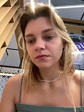 hot_thumbelina – webcam model profile photo Image 10