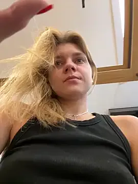 hot_thumbelina – webcam model profile photo Image 13