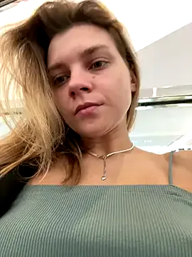 hot_thumbelina – webcam model profile photo Image 14