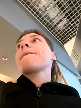 hot_thumbelina – webcam model profile photo Image 8