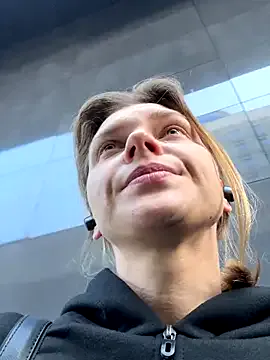 hot_thumbelina – webcam model profile photo Image 9