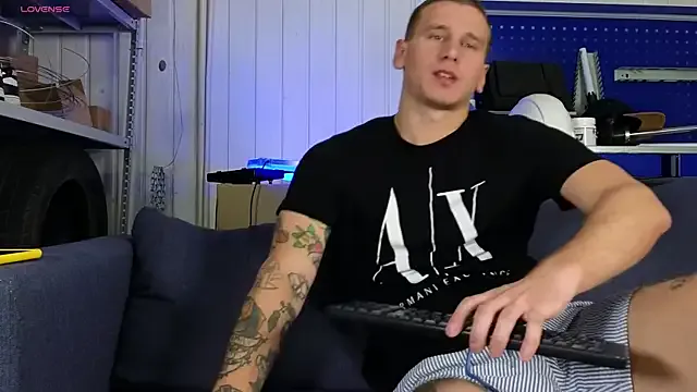 marius_vexley – webcam model profile photo Image 8